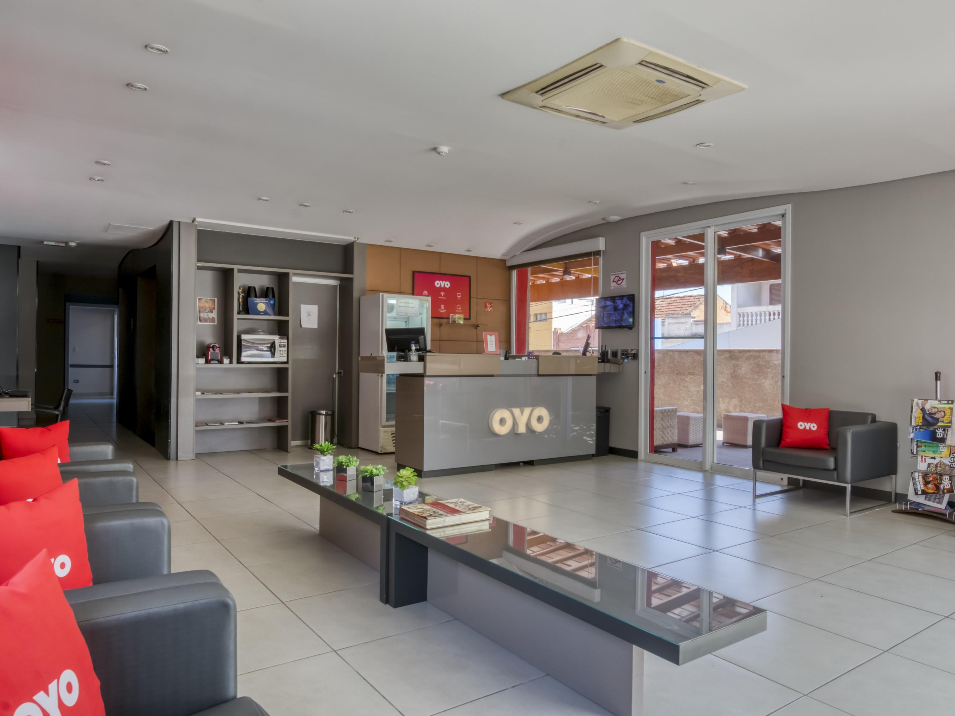 I-Hotel פיראסיסבה מראה חיצוני תמונה