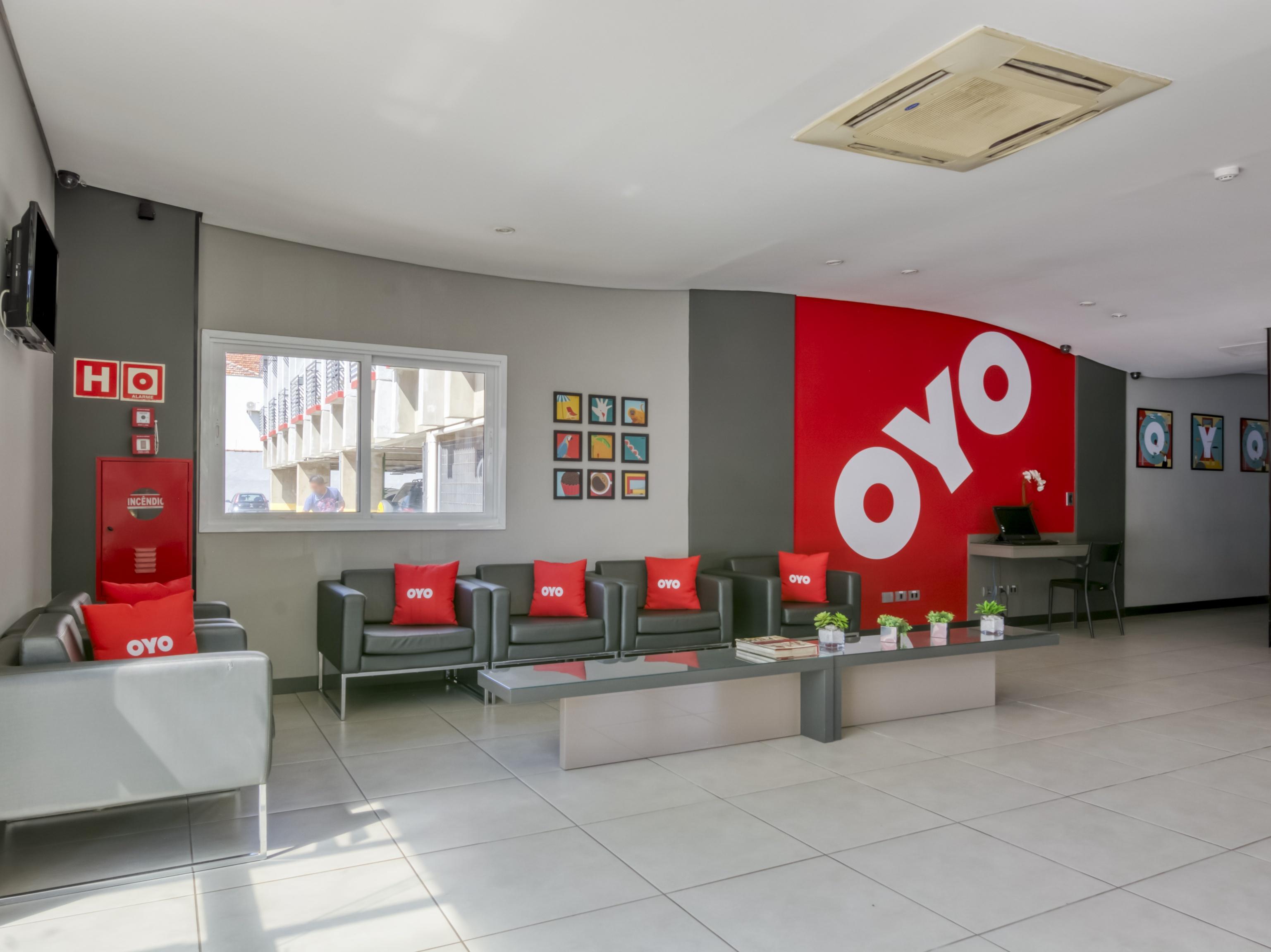 I-Hotel פיראסיסבה מראה חיצוני תמונה
