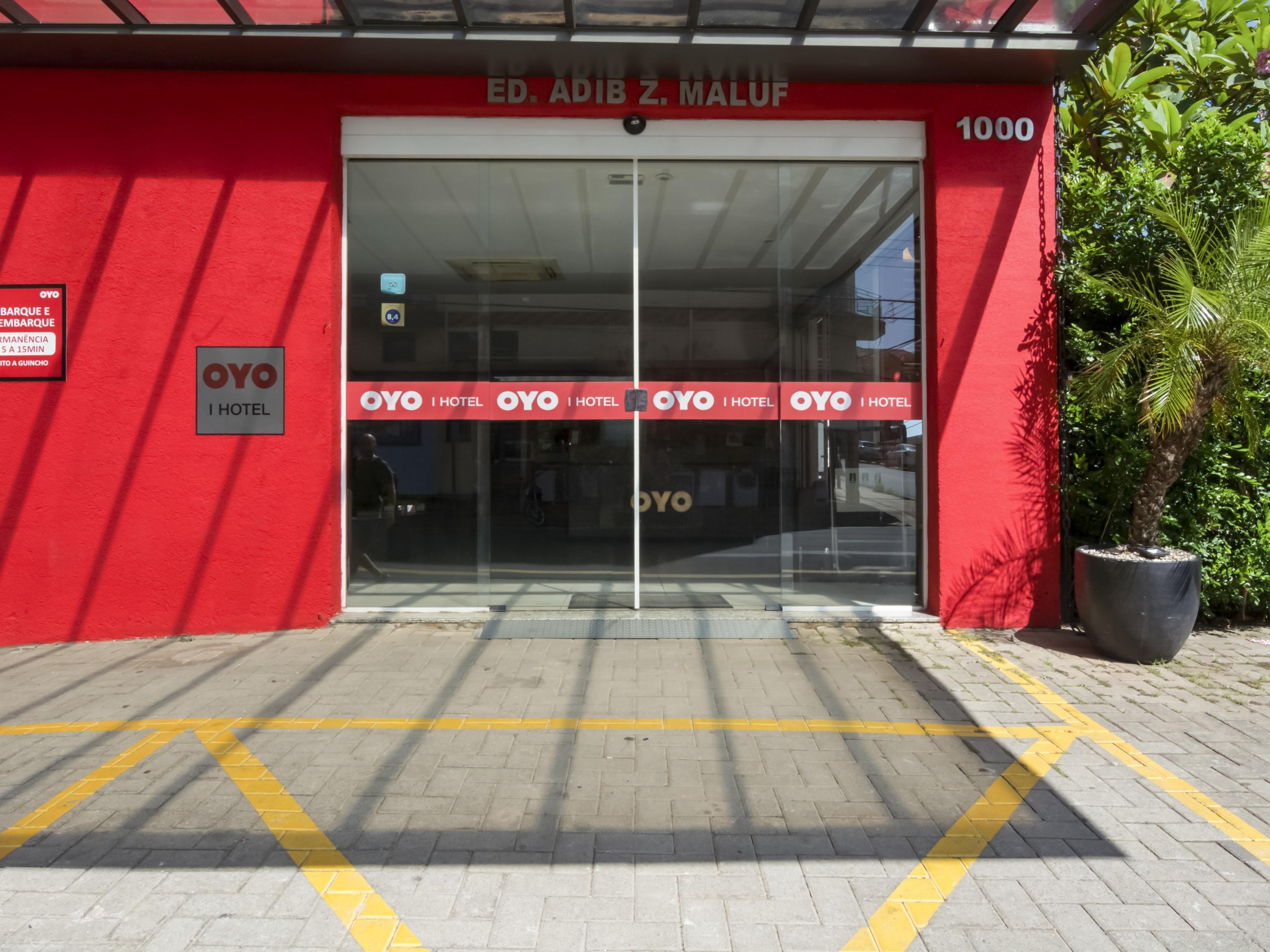 I-Hotel פיראסיסבה מראה חיצוני תמונה