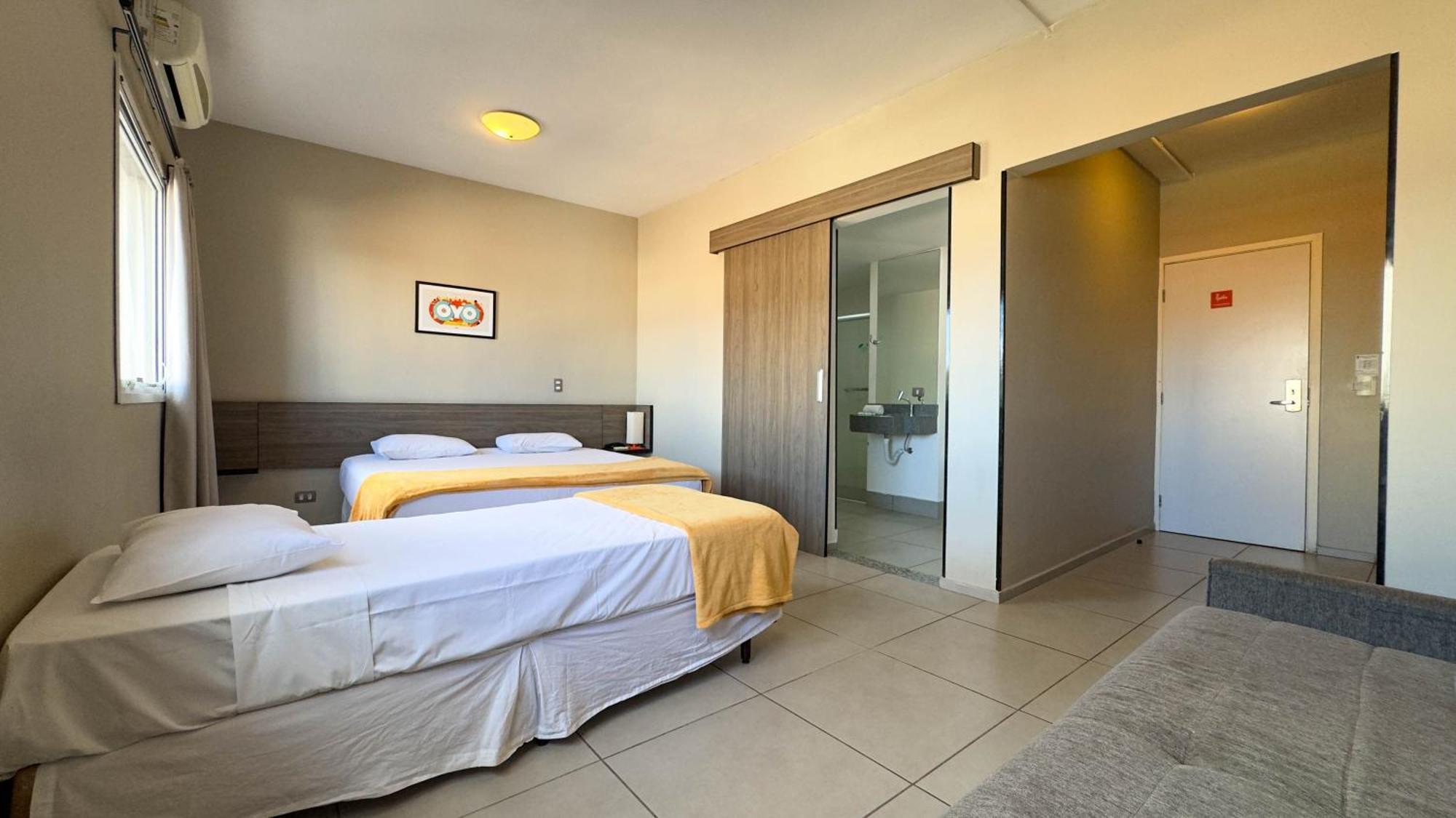 I-Hotel פיראסיסבה מראה חיצוני תמונה