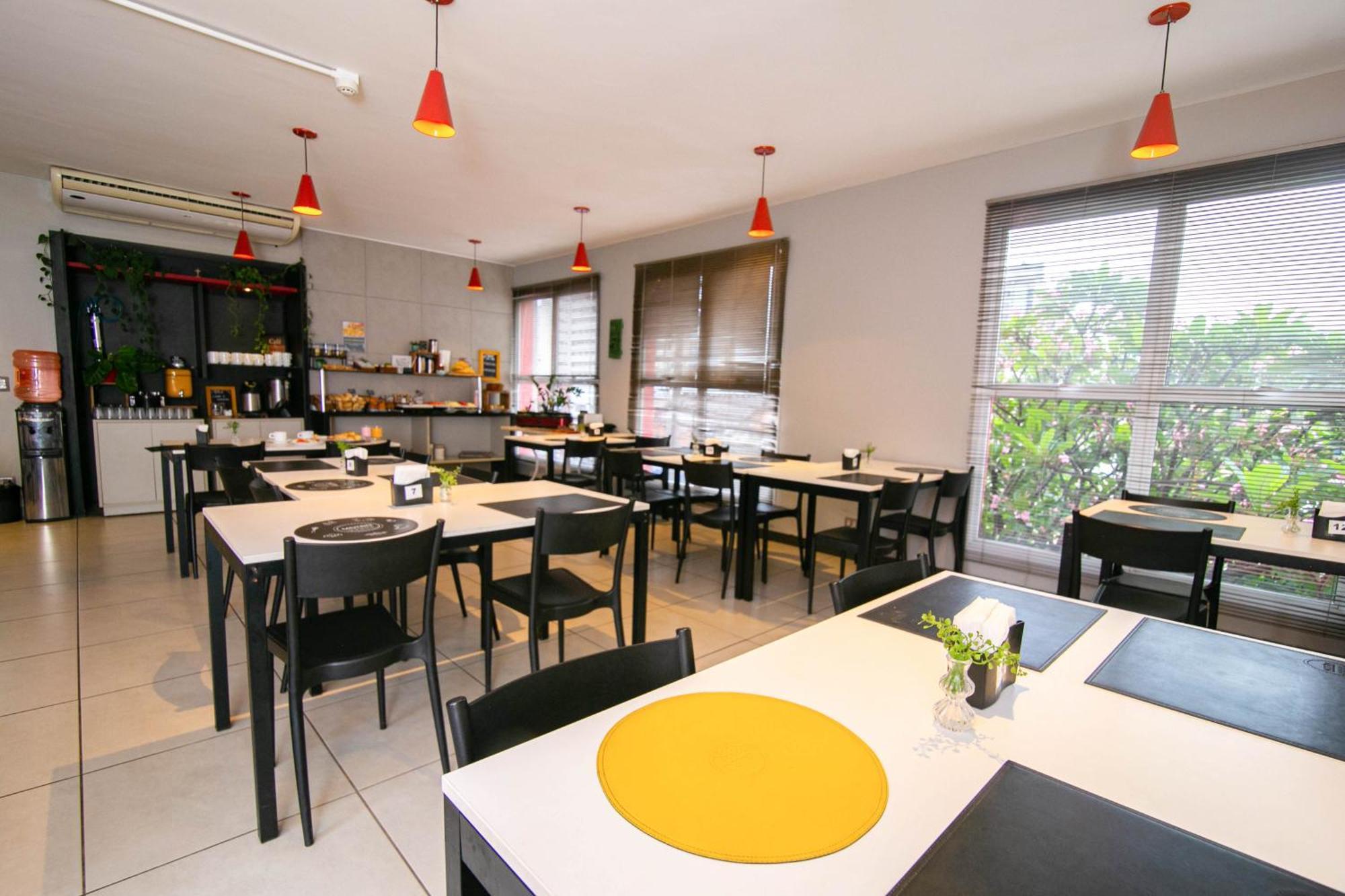I-Hotel פיראסיסבה מראה חיצוני תמונה