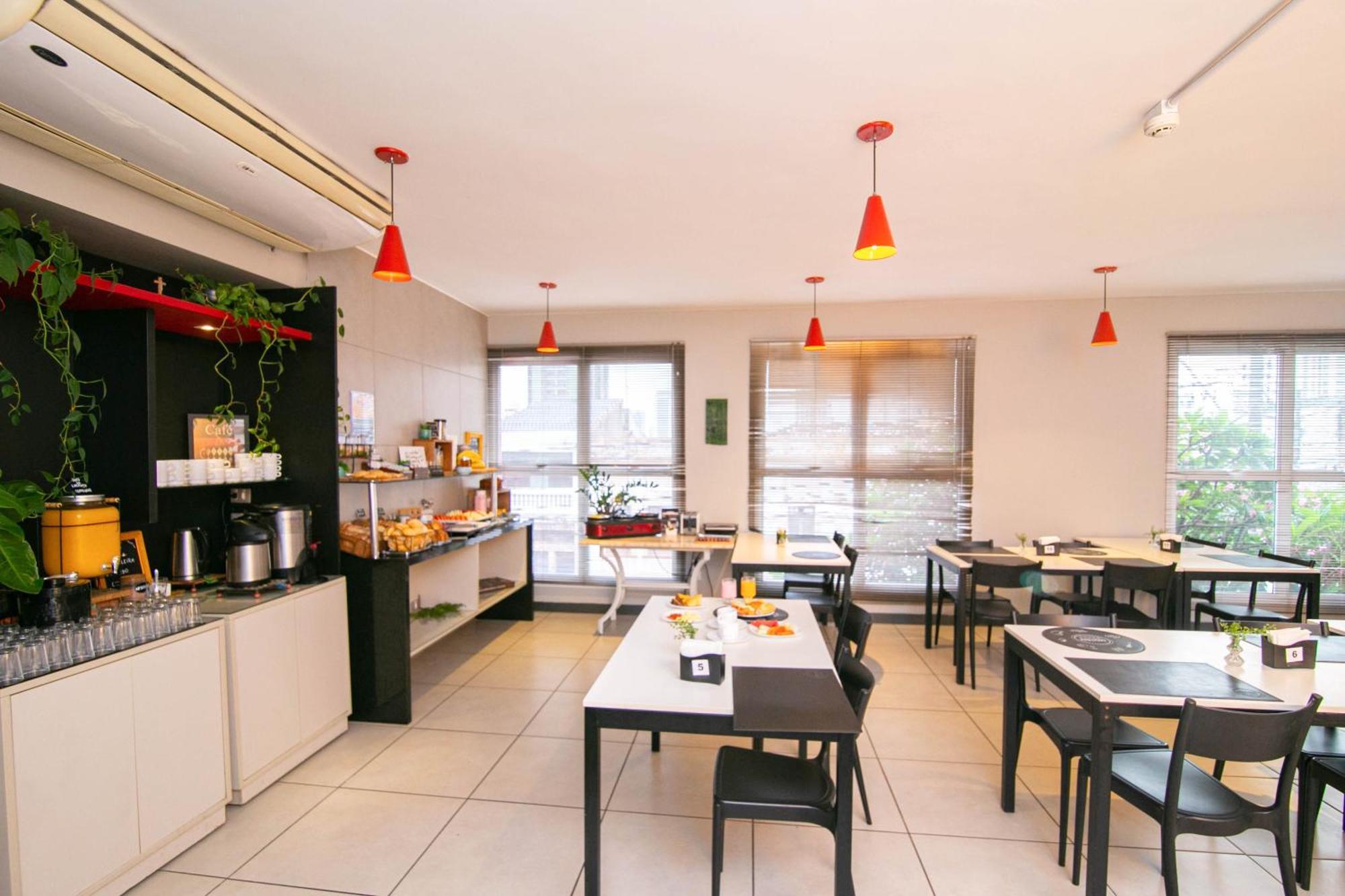 I-Hotel פיראסיסבה מראה חיצוני תמונה