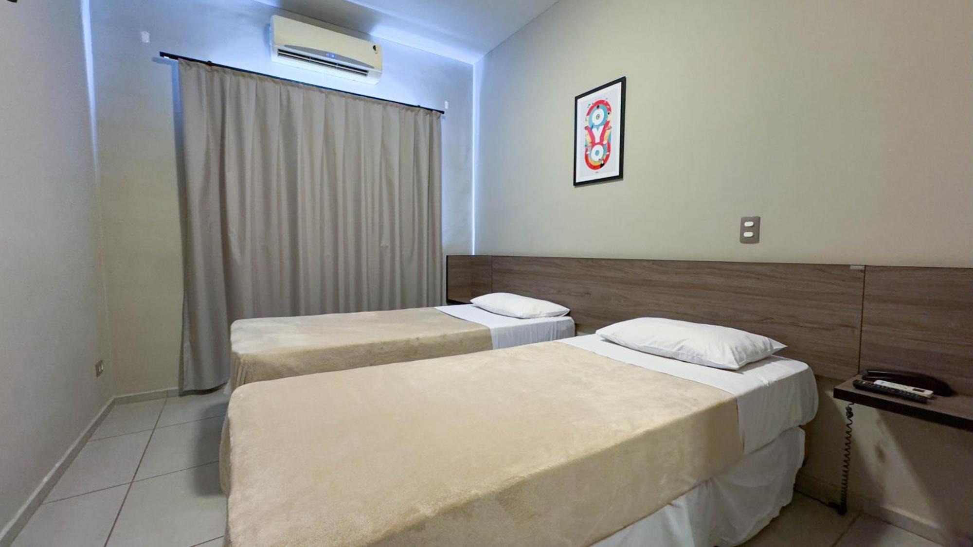 I-Hotel פיראסיסבה מראה חיצוני תמונה