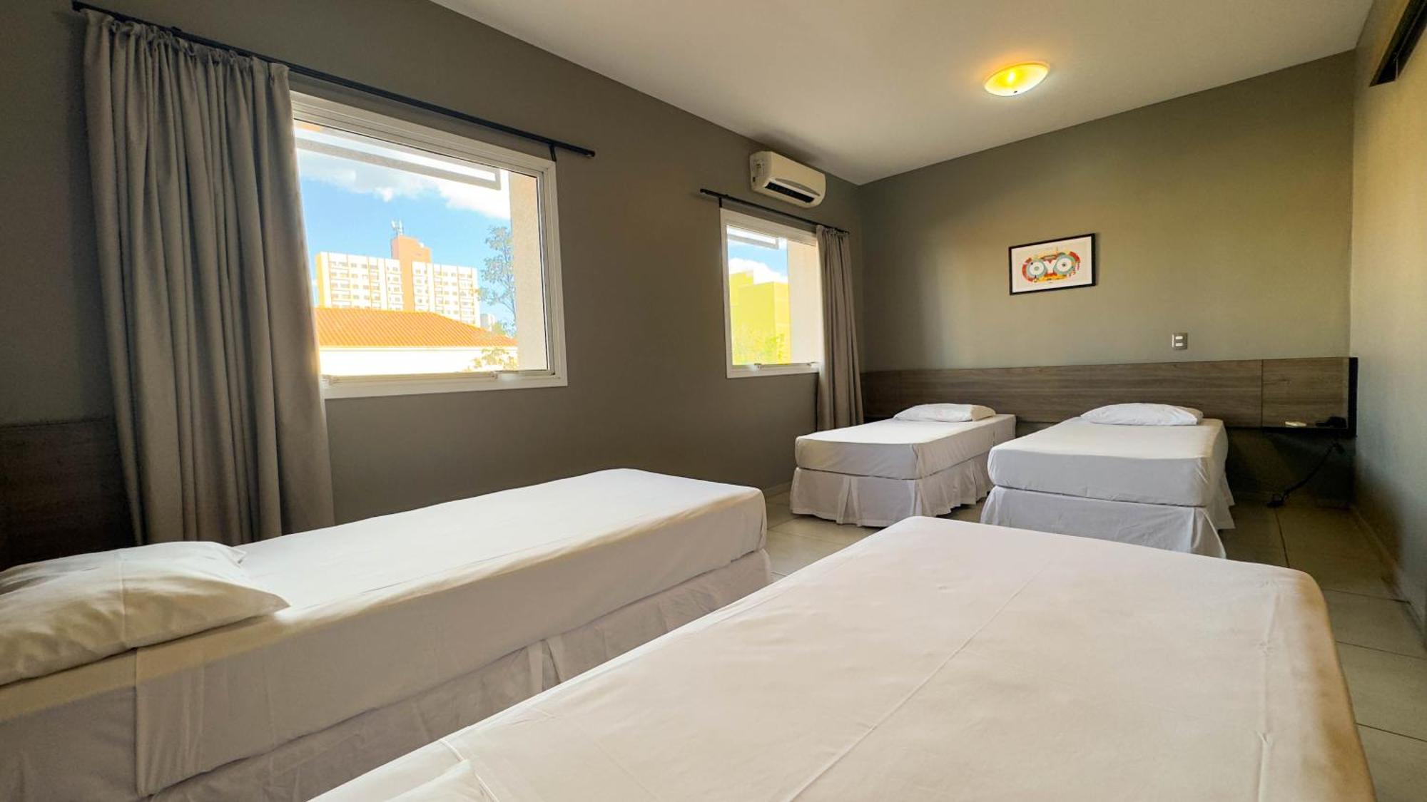 I-Hotel פיראסיסבה מראה חיצוני תמונה