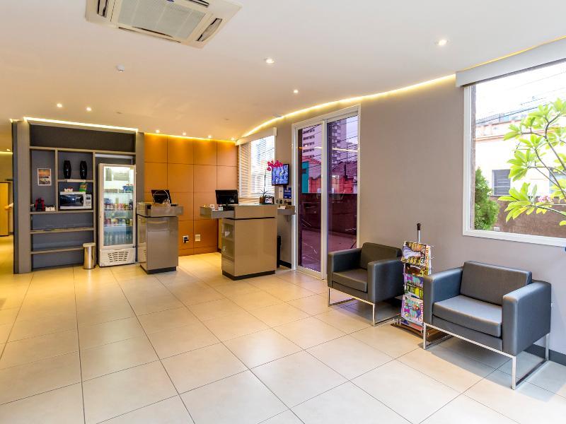 I-Hotel פיראסיסבה מראה חיצוני תמונה